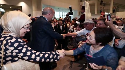 Cumhurbaşkanı Erdoğan, "Hazineler ve Osmanlı İmparatorluğu'nda Lale Geleneği" sergisini ziyaret etti
