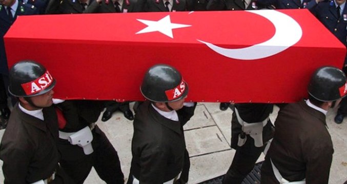 Hakkari'de PKK'lı teröristlerle çıkan çatışmada bir askerimiz şehit oldu