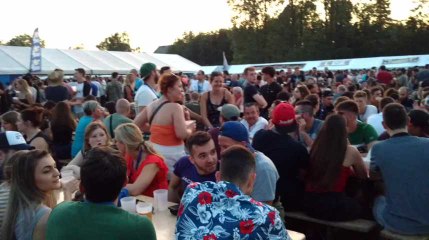 Du monde pour fete de la bière à Jurbise.Video Eric Ghislain