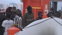 Llegan 90 migrantes rescatados por Salvamento Marítimo al puerto de Almería