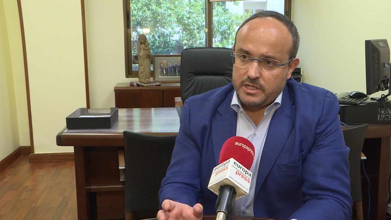 Alejandro Fernández llama a buscar fórmulas de colaboración electoral