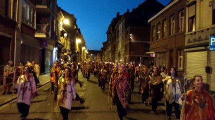 A Mons.Les feux de la Saint Jean on fait le plein. Vidéo Eric Ghislain