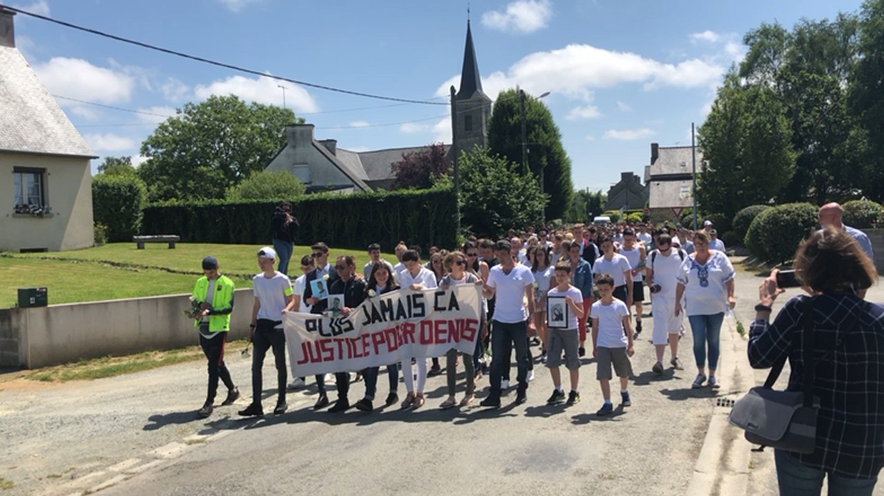 Marche blanche à la mémoire de Denis