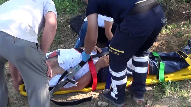 Traktörle otomobil çarpıştı: 3 yaralı - BURSA