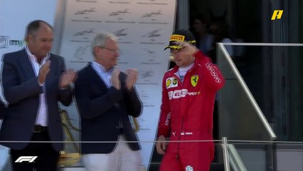 تحية جماهيرية جنونية لفيرشتابن أثناء صعوده منصة التتويج