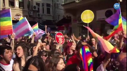 İstanbul Onur Yürüyüşüne Polis Engeli
