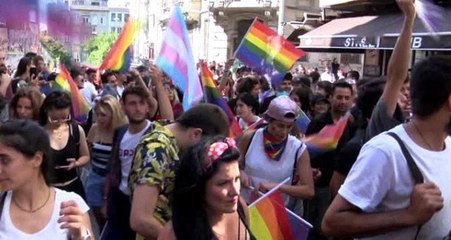Taksim'deki Onur Yürüyüşü'ne polis plastik mermiyle müdahale etti!