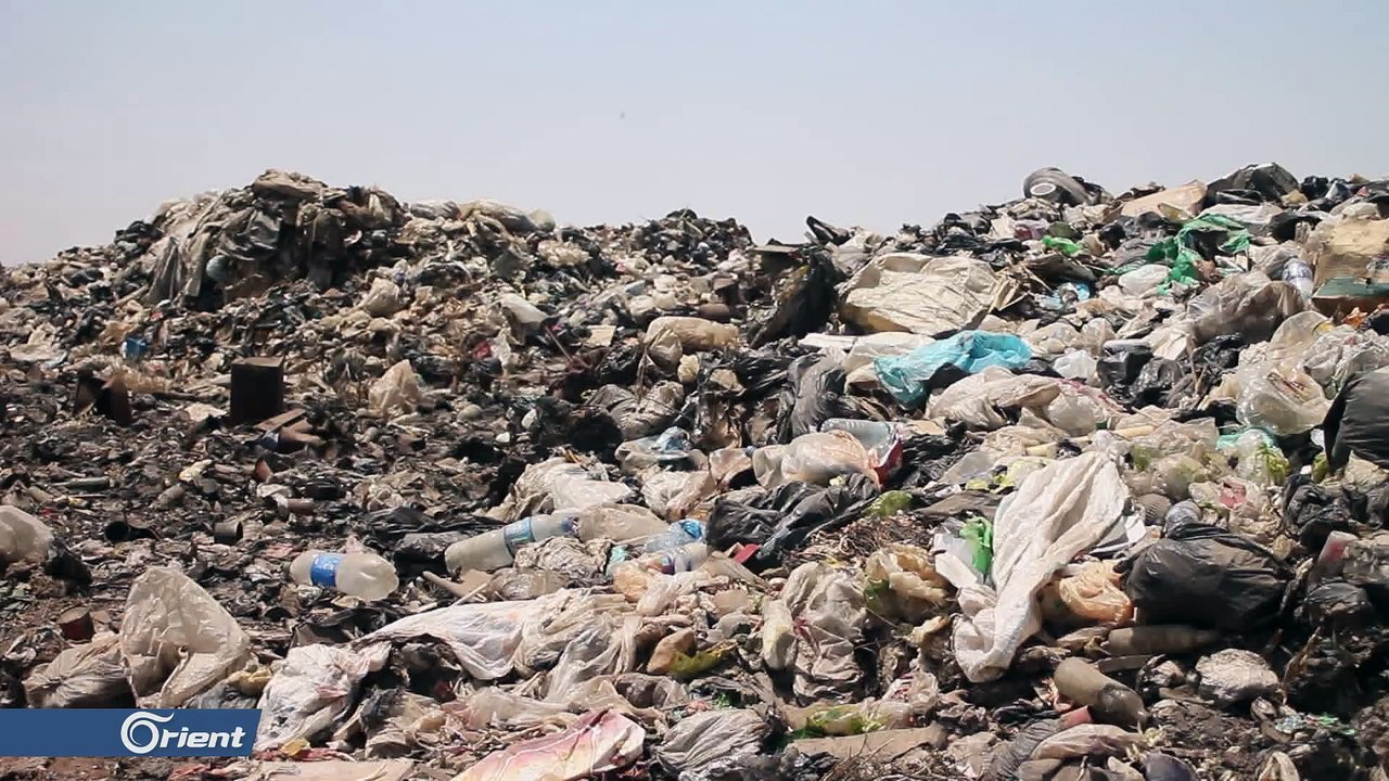 انتشار مكبات نفايات عشوائية في مناطق الجزيرة شرق سوريا