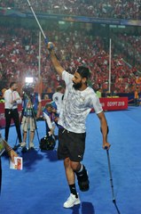 رغم إصابته.. جنش في أرض الملعب وهتاف هيستيري له من الجمهور