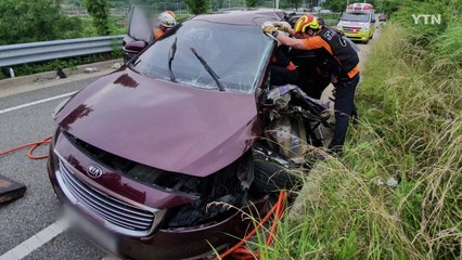 부산∼거제 거가대로 천성IC 부근 추돌사고...3명 부상 / YTN