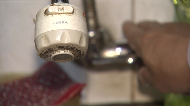 의정부 일부지역 예고 없이 단수...아파트 주차 차량 화재 / YTN