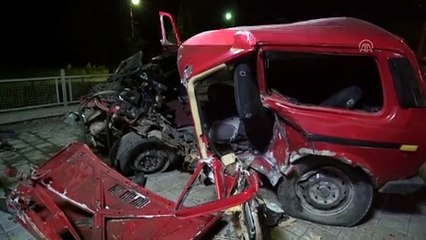 İki otomobil çarpıştı: 1 ölü, 2 yaralı - KÜTAHYA