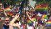 Nueva York celebra el Orgullo Gay con una marcha masiva, a los 50 años de Stonewall