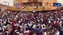 السودان: آلاف السودانيين يخرجون للشوارع للضغط على الجيش لأجل تسليم السلطة