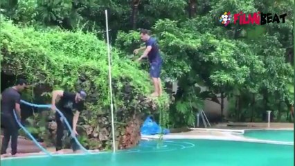 Salman Khan offers water to a monkey; Video goes VIRAL ! | FilmiBeat