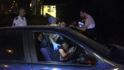(Özel) Şerit değiştirmek isterken, önce korkuluklara daha sonra duvara çarptı