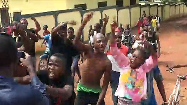 Kankan : manifestation des jeunes contre le vol de carburant à l’EDG (vidéo)