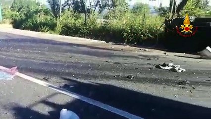 Скачать видео: Avellino - Incidente mortale sulla vecchia Ofantina (30.06.19)