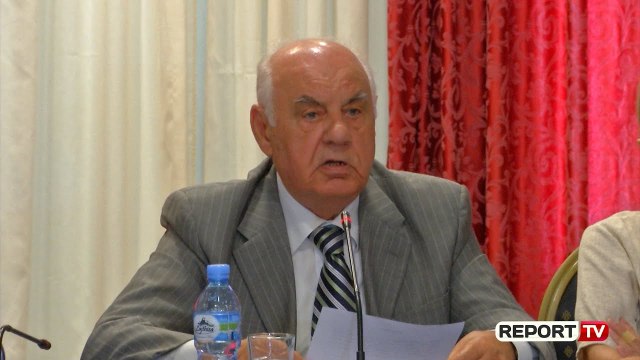 Report TV - Alfred Moisu: Palët të ulen urgjent në dialog! 7 propozimet e ish-presidentit
