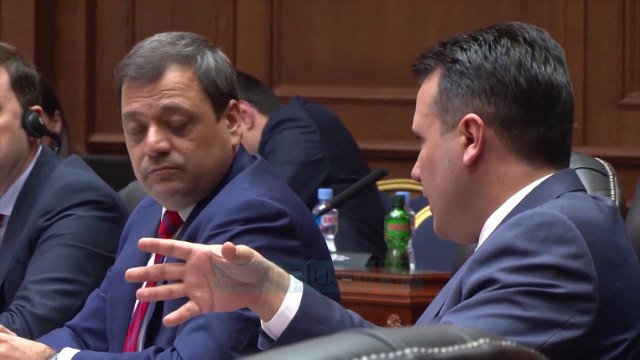 Zoran Zaev tërhiqt nga Financat pas kritikave të opozitës - News, Lajme - Vizion Plus
