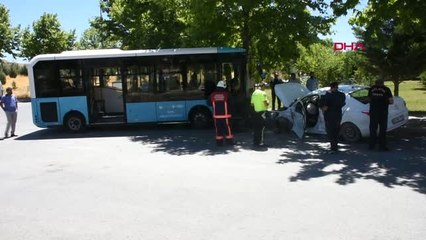 MALATYA Halk otobüsü, önce otomobile sonra uyarı levhası ile ağaca çarptı 7 yaralı