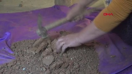 Bitlis'in çamura şekil veren kadınları