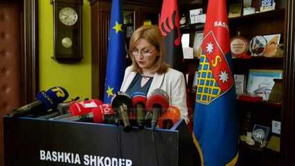 U vendos dryni nga PD-ja/ Policia hap shkollat që kyçi  - Top Channel Albania - News - Lajme