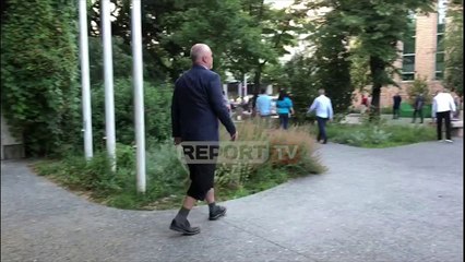 Ndoqi procesin nga selia e PS-së, Rama largohet pas mbylljes së votimeve