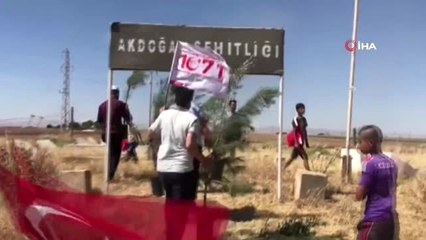 - Suriye sınırındaki şehitliğe Türk bayrağı asıldı