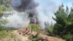 Silifke'de orman yangını yüzünden bazı evler boşaltıldı, yollar trafiğe kapatıldı
