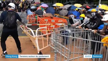 Hong Kong : vives tensions autour du parlement