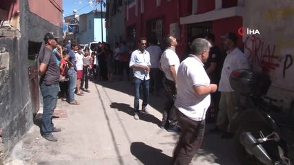 Otomobilin lastiğini patlatıp, yardım etme bahanesiyle araçtaki 22 bin euroyu çaldılar