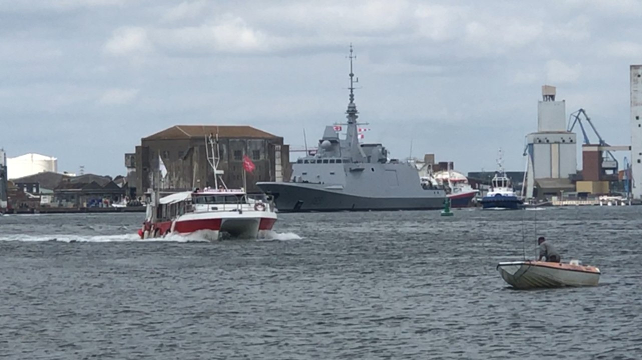 La frégate Normandie quitte Lorient