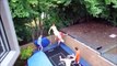 Travail d'équipe pour un saut de dingue sur un trampoline