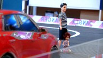 Wooden skyscrapers, self-driving cars displayed at London exhibition