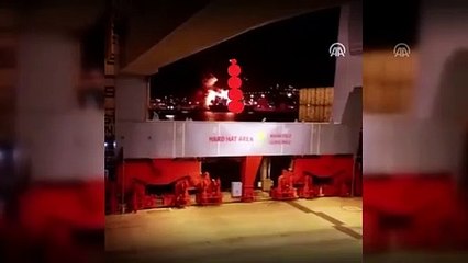 İzmir’de bir gemide patlama sonrası yangın çıktı