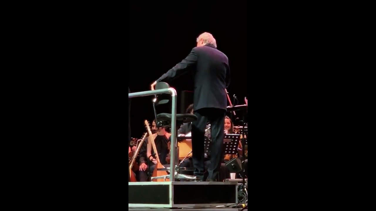 Ekrem İmamoğlu... ZÜLFÜ LİVANELİ KONSERİNDE!..