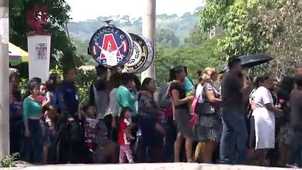 Imigrantes enterrados após comoção internacional