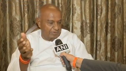 ಜೆಡಿಎಸ್ ಸಭೆಯಲ್ಲೇ ಗೌಡ್ರಿಗೆ 'ಕ್ಲಾಸ್' ತೆಗೆದುಕೊಂಡ ಕಾರ್ಯಕರ್ತ/HD Deve Gowda