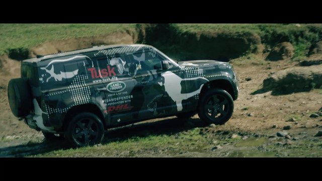 World famous photographer David Yarrow captures unique wildlife images thanks to new Land Rover Defender