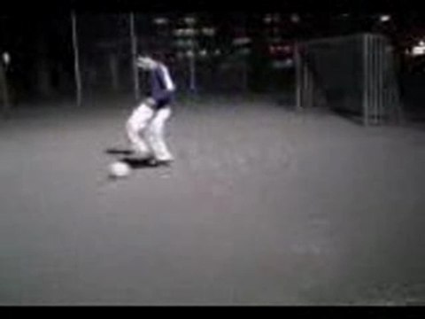 Video Clip - Football - dribbles jongles