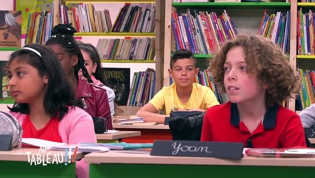 Anne Sinclair s'adresse à Marine le Pen dans Au tableau sur C8: Tu ne crois quand même pas que tu vas devenir présidente ?