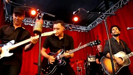 Le groupe de musique latine "Orkesta Mendoza" en tournée en Europe