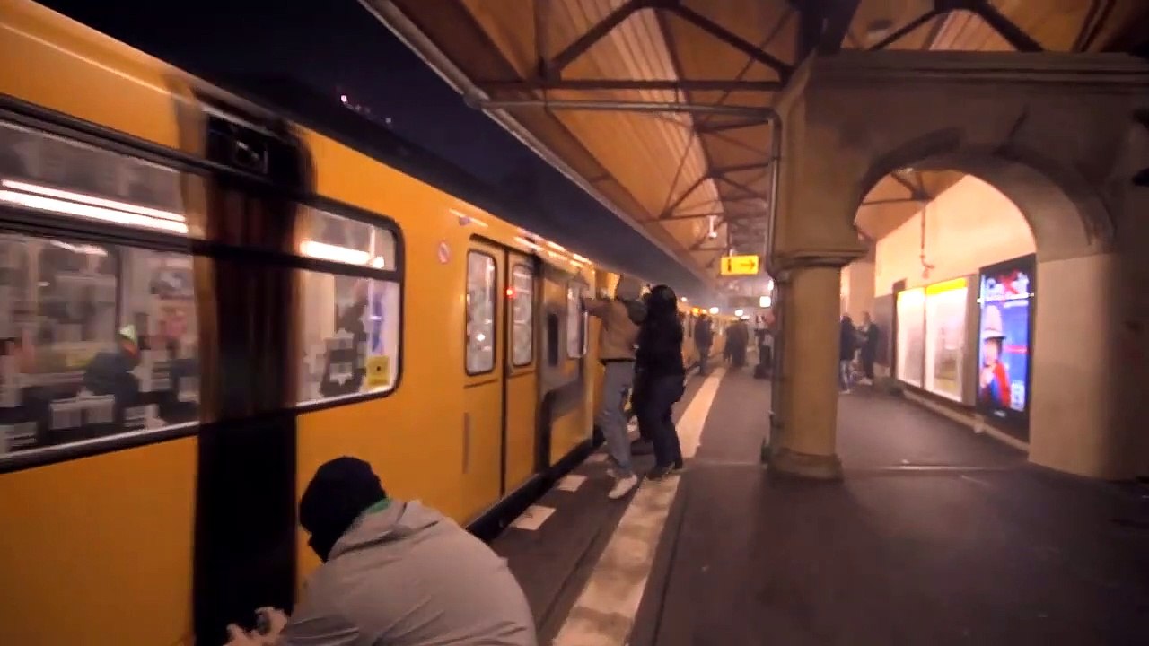 1UP - HAPPY NEW YEAR 2018 WHOLECAR - BERLIN