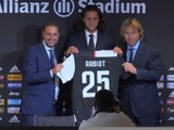 Juventus - Adrien Rabiot présenté avec le numéro 25