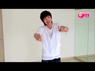 Alexander加入《我和988疯韩之旅2012》 (英文版)