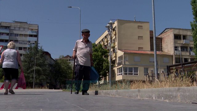 Zbrazen dyqanet në veri të Kosovës, qeveria çon kamionë me ushqime - Lajme - Vizion Plus