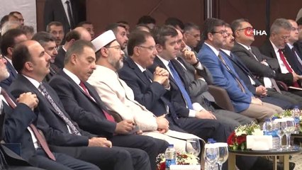 Diyanet İşleri Başkanı Erbaş: "Müslümanlara umudunu kaybettirenlere karşı yol haritası belirlenmeli"