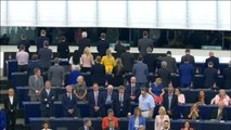 Diputados pro Brexit y anti Brexit se manifiestan en la inauguración del recién elegido Parlamento Europeo