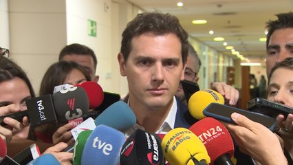 Rivera urge a Sánchez negociar con "sus socios"